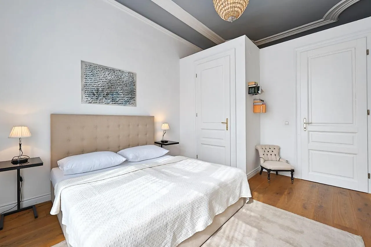 Appartamento 6 Rooms - 1070 Vienna