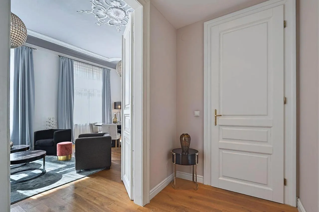 6 Rooms - 1070 Vienna Austria