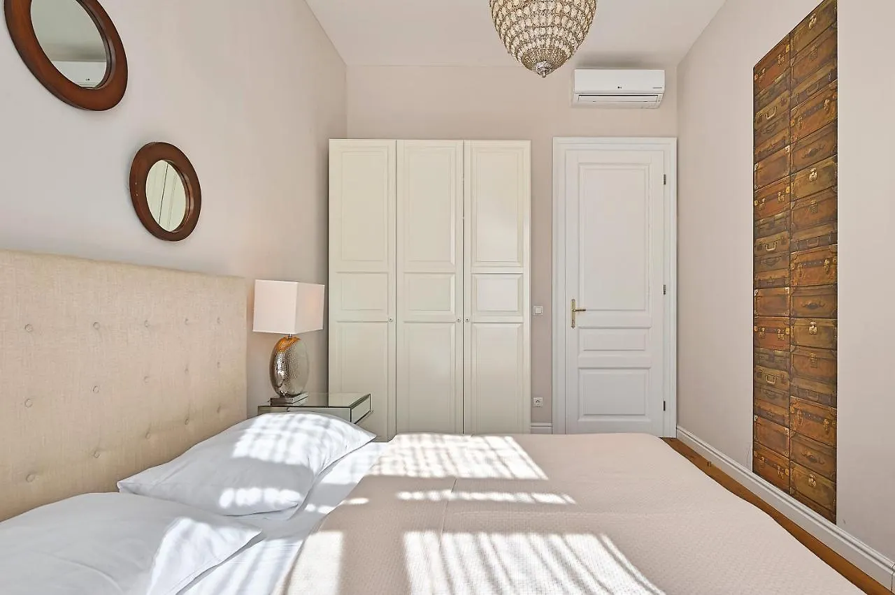 6 Rooms - 1070 Vienna Appartamento