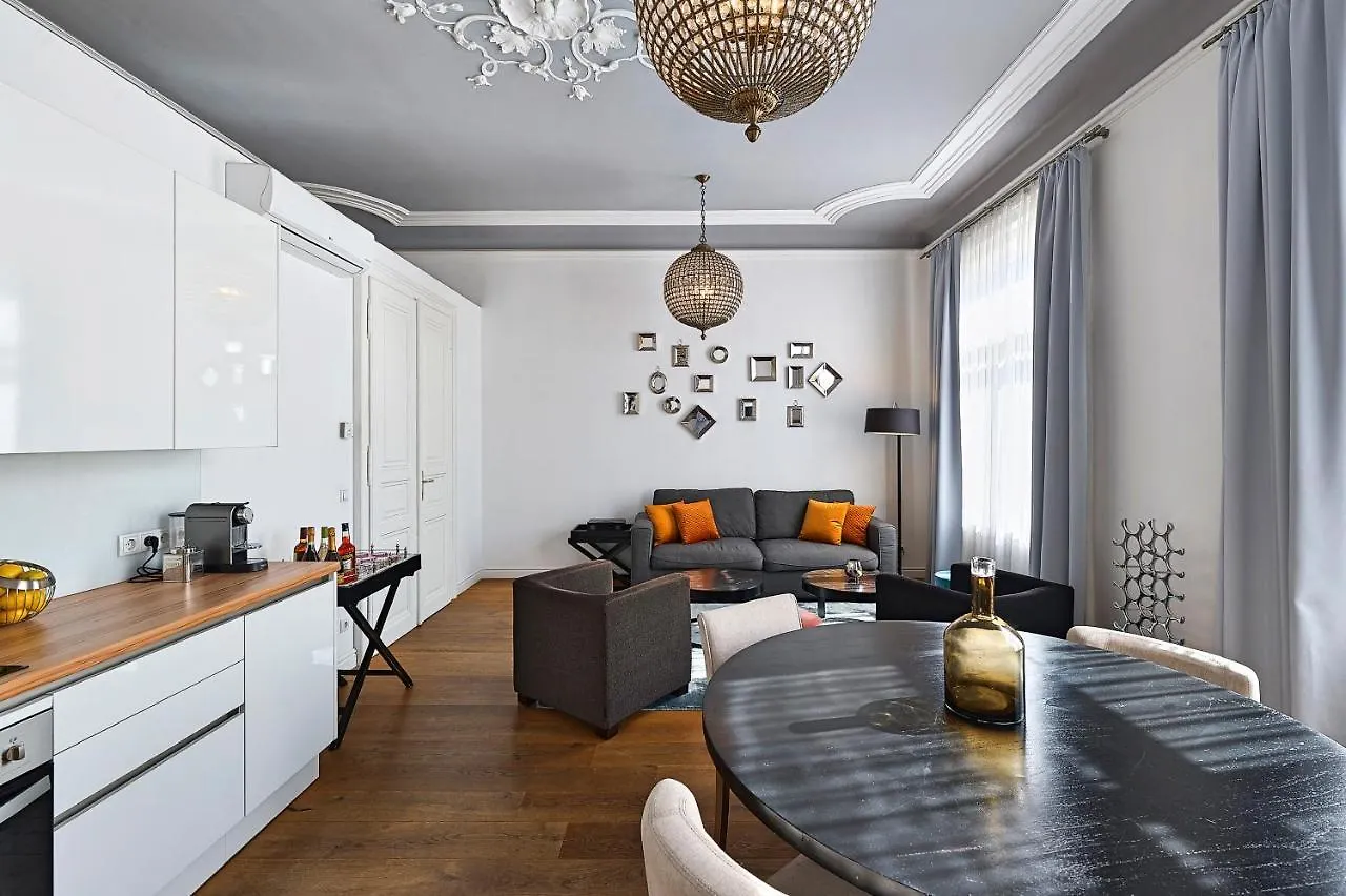 6 Rooms - 1070 Vienna Austria