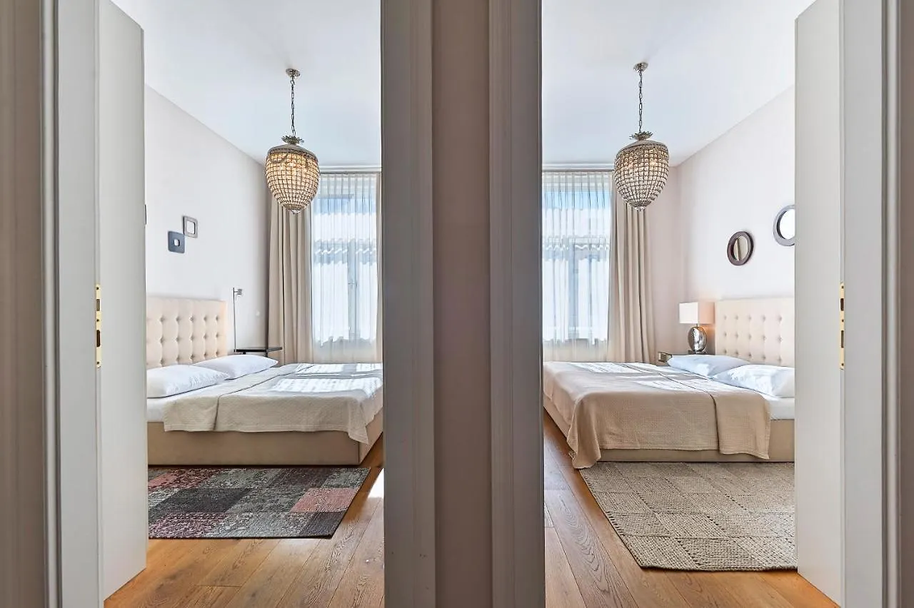 6 Rooms - 1070 Vienna 0*,