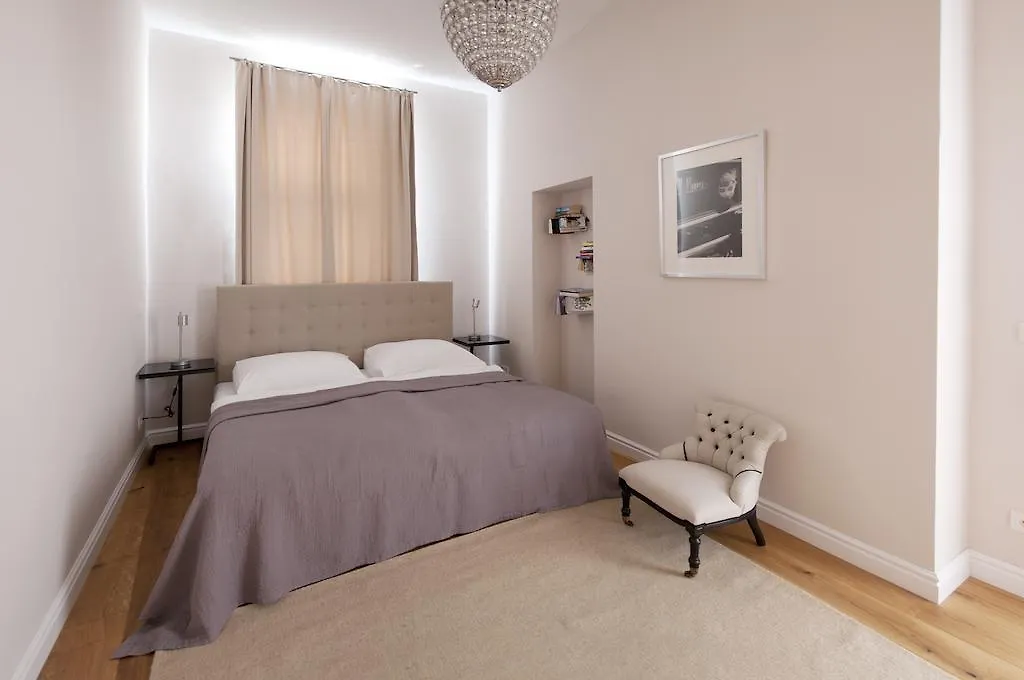 6 Rooms - 1070 Vienna