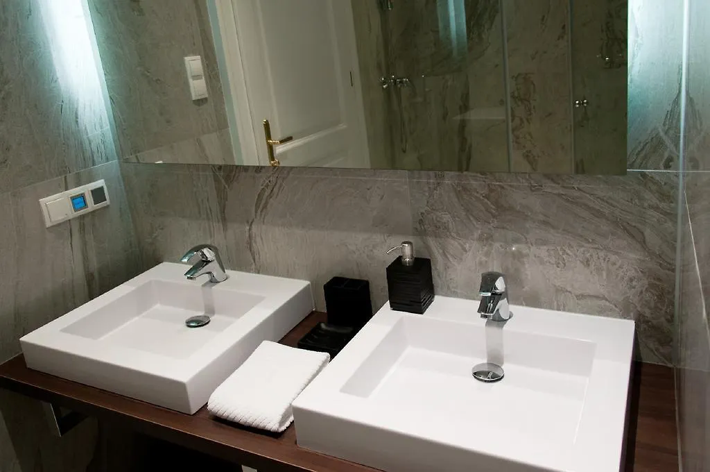 Apartment 6 Rooms - 1070 Vienna