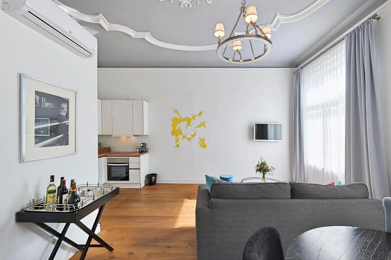 6 Rooms - 1070 Vienna 0*,