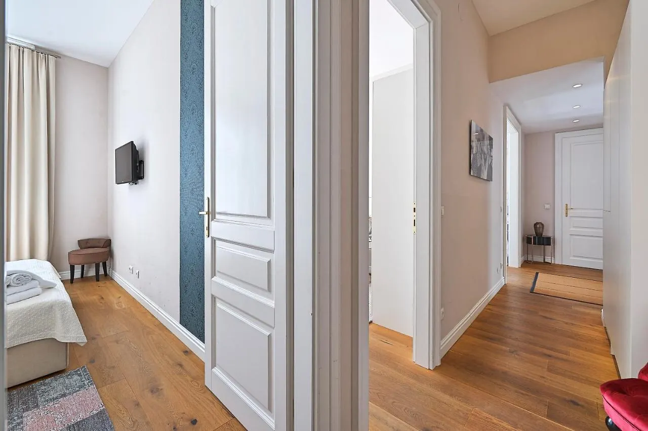 6 Rooms - 1070 Vienna 0*,  Austria